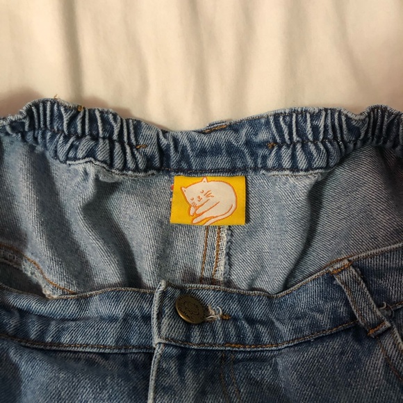 Embroidered blue jeans - Picture 3 of 3